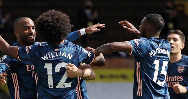  佛罗伦萨签下麦肯尼，强化中场硬度  